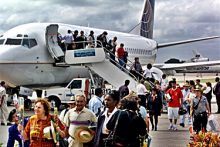 What Are the Pet Carrier Guidelines for American Airlines? american-airlines-pet-carrier-rules